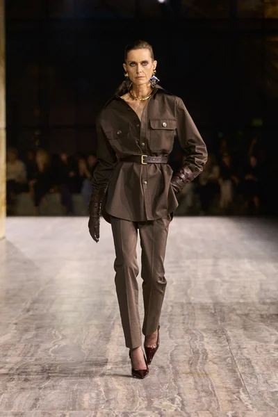 Look 24